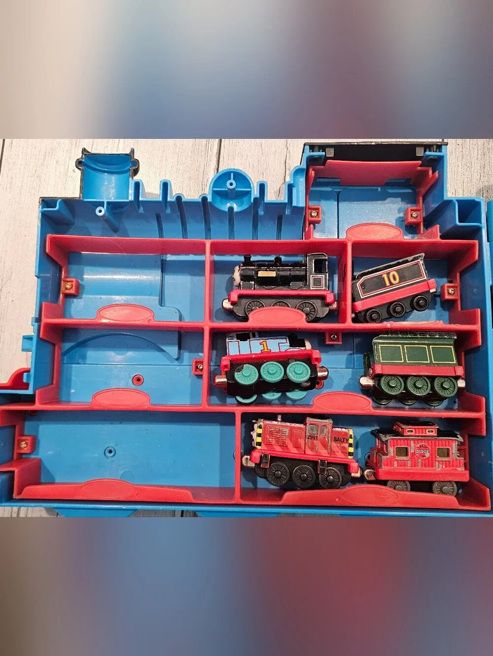 Thomas The Train Case With Magnet Cars